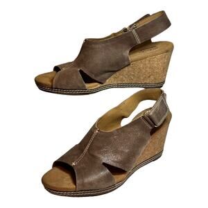 Clarks Helio Float Brown Nubuck Leather Wedge Sandals w/ Adjustable Strap